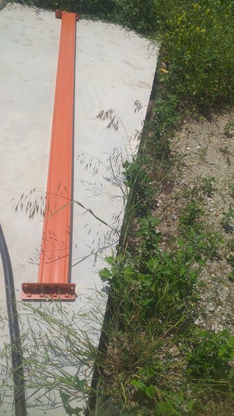 Teava constructii cu suport prindere.