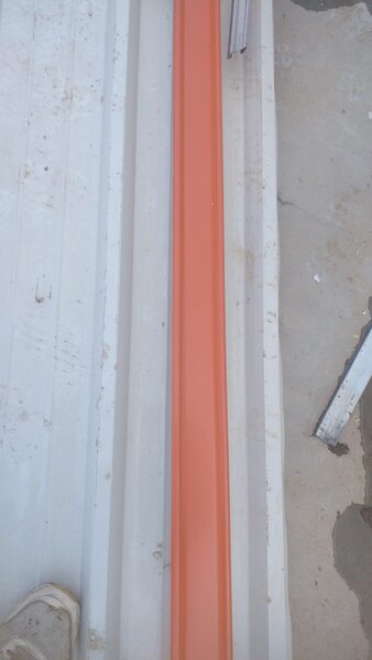 Teava constructii cu suport prindere.